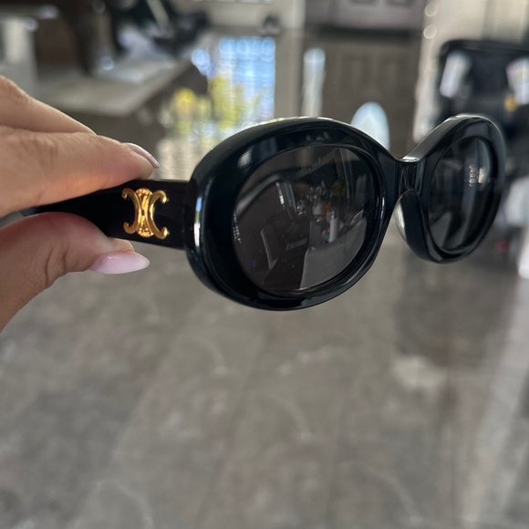 Authentic CELINE SUNGLASSES - Picture 2 of 8